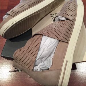 Eileen Fisher sport sandal size 9